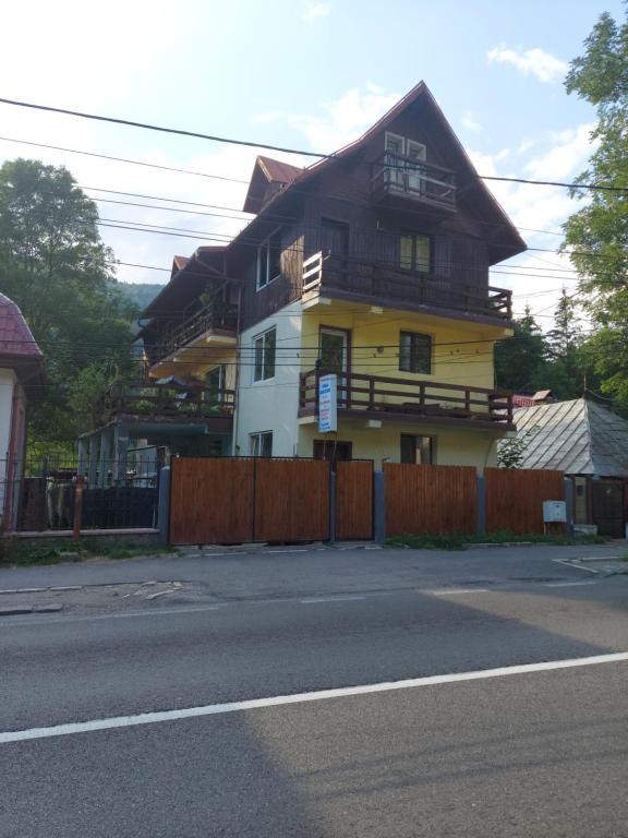 Pensiune CASA BARCARU