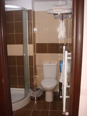 Hotel VALEA CU PESTI