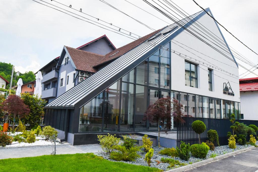 Hotel SUBCARPAȚI