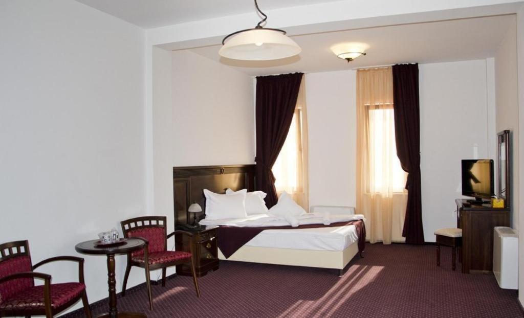 Hotel HANUL DOMNESC