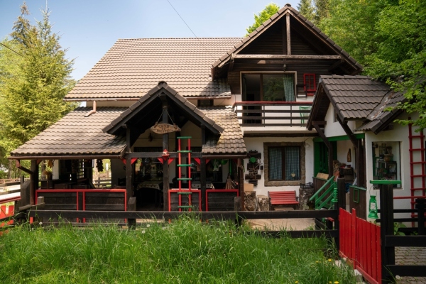 Pensiune CASA CU AMINTIRI