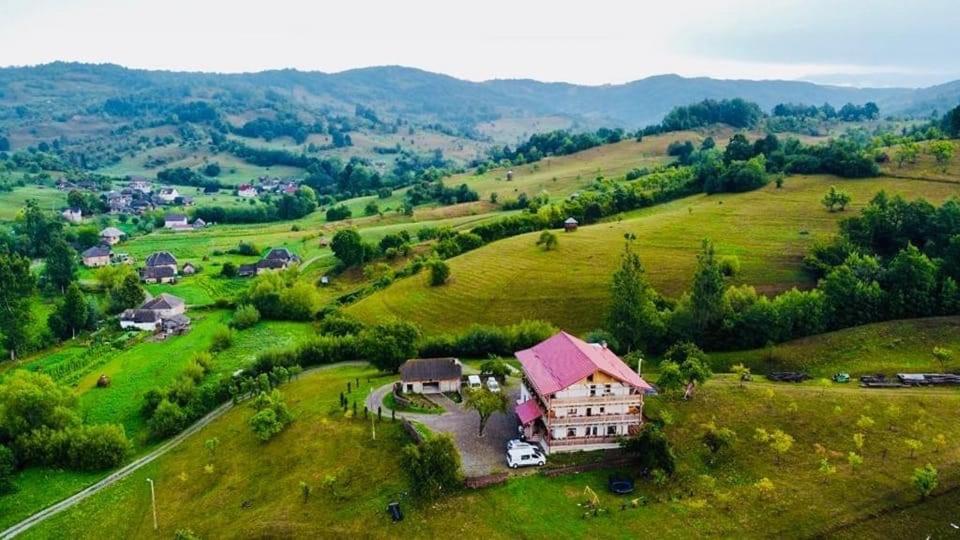 Pensiune PLAI STRĂBUN