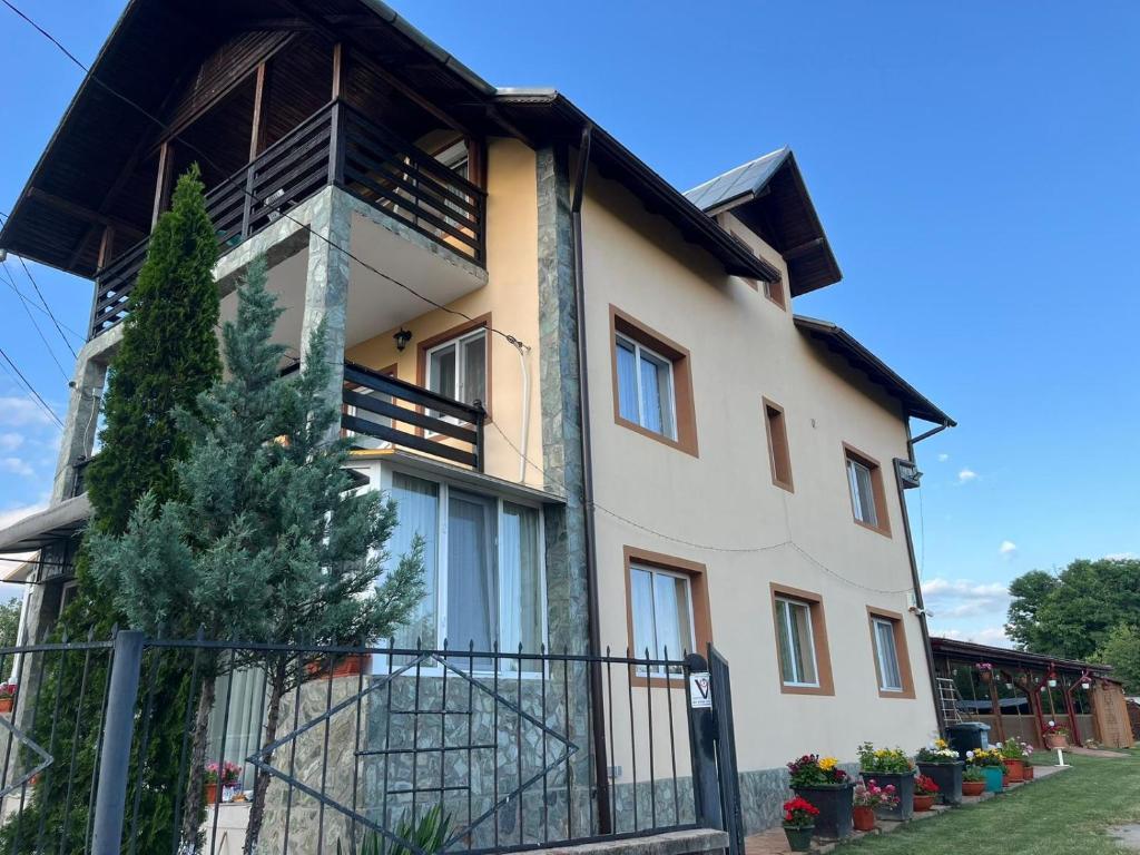 Pensiune CASA DOMNIȚEI