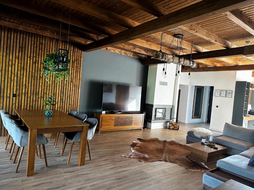 Pensiune LA GRĂDINĂ