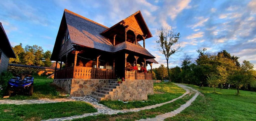 Pensiune CUNUNA VĂILOR