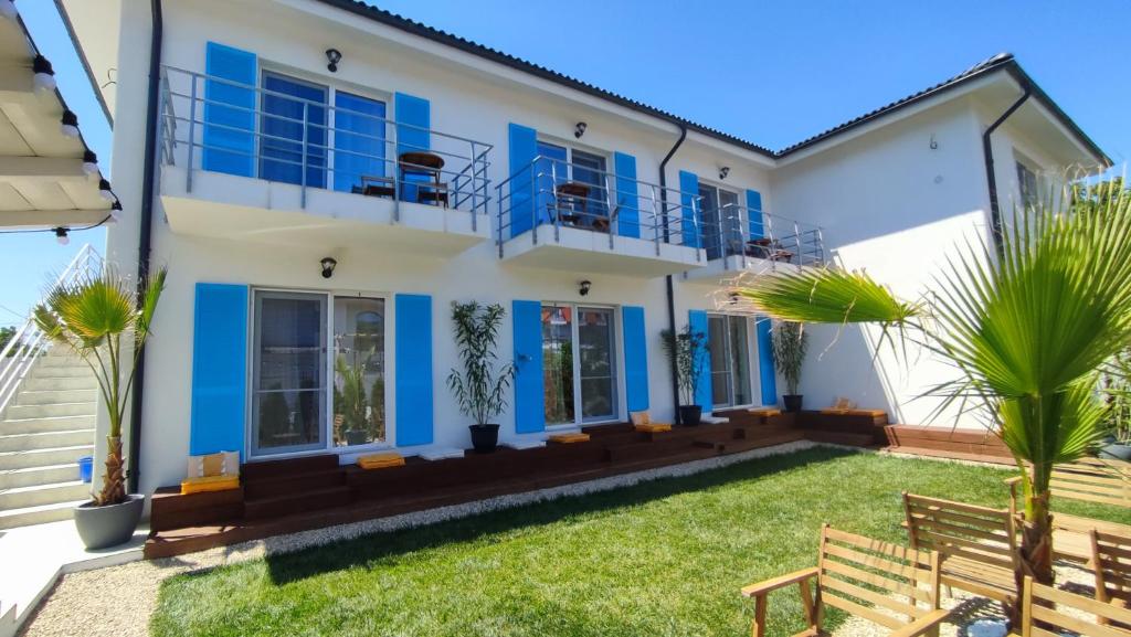Casa Ayan