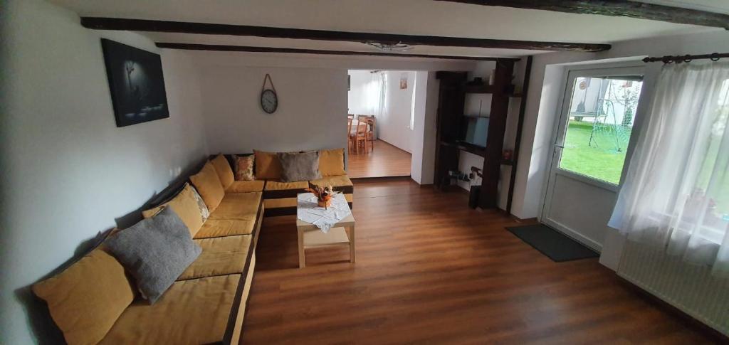 Casa de Oaspeți Laura