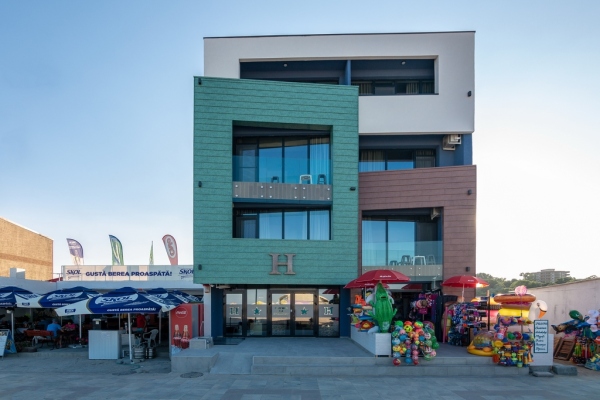 Hotel H