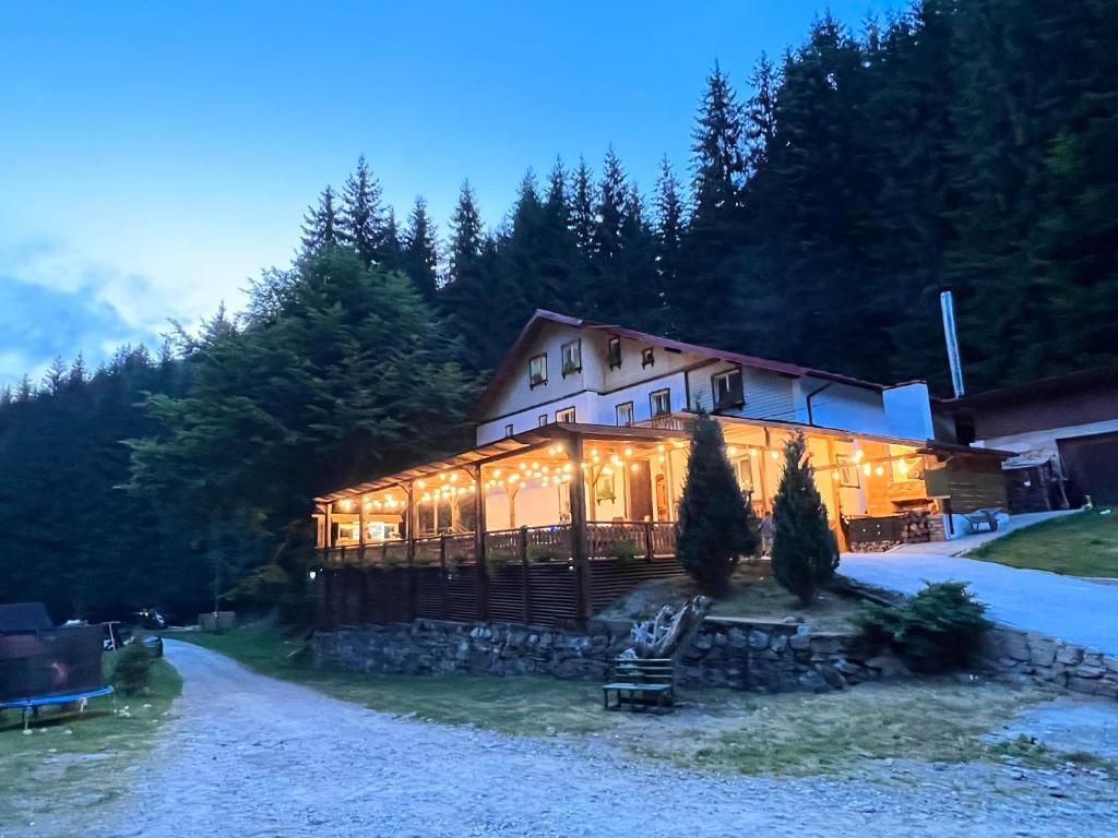 Pensiune BÂRLOGUL DIN VIDRARU