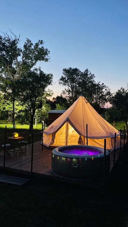 Camping GREEN GARDEN GLAMPING RETEZAT