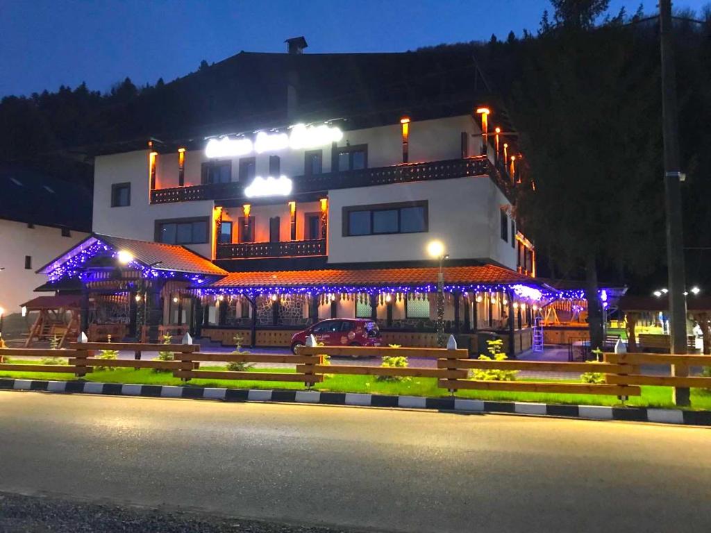 Cabana ŞURA GEŢILOR ARINIŞ