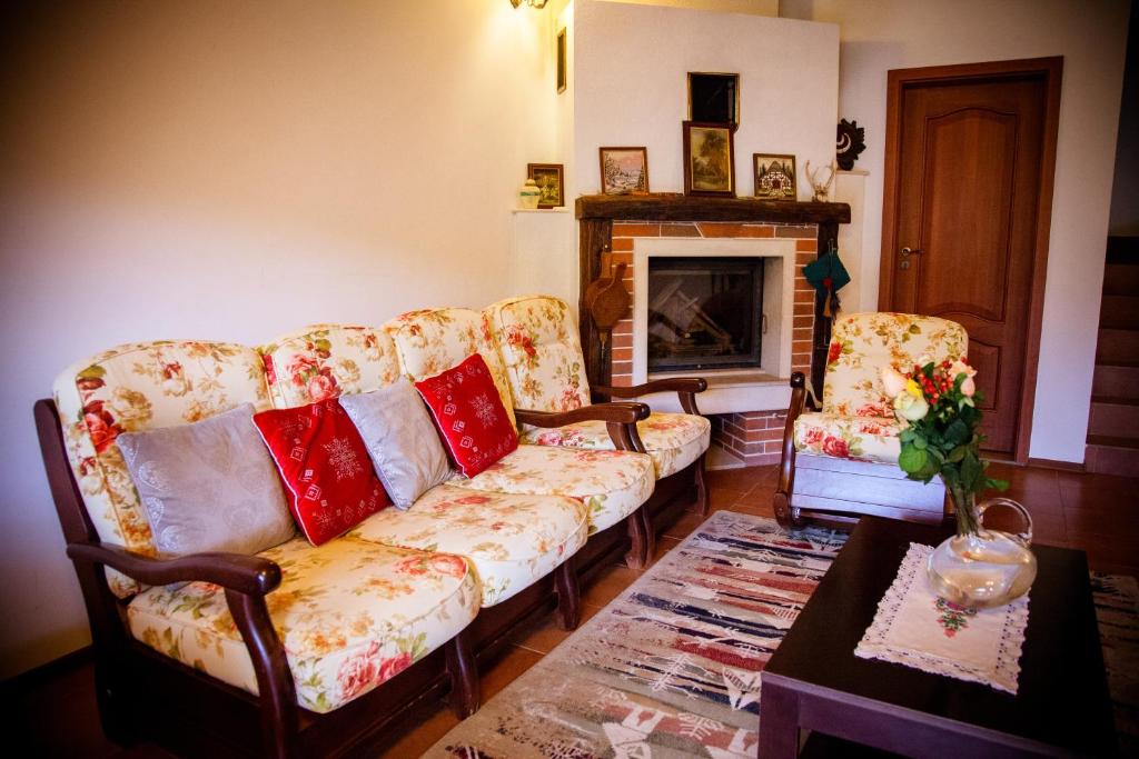 CASA POENIŢA