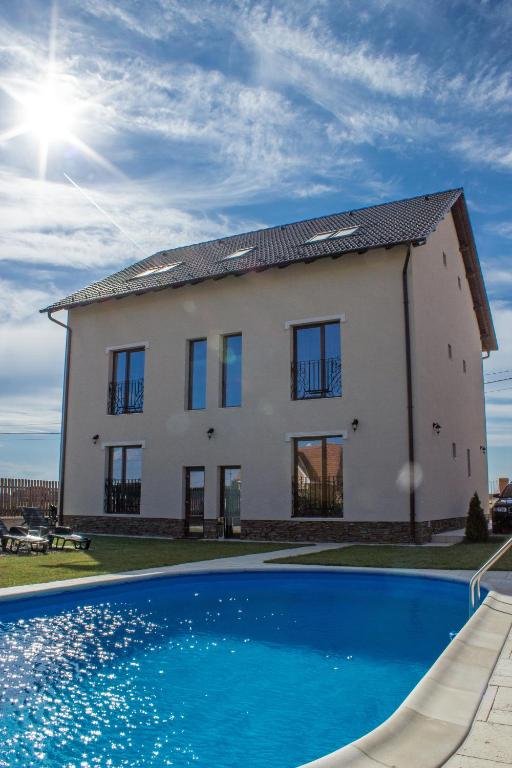 SUNRISE VILLA