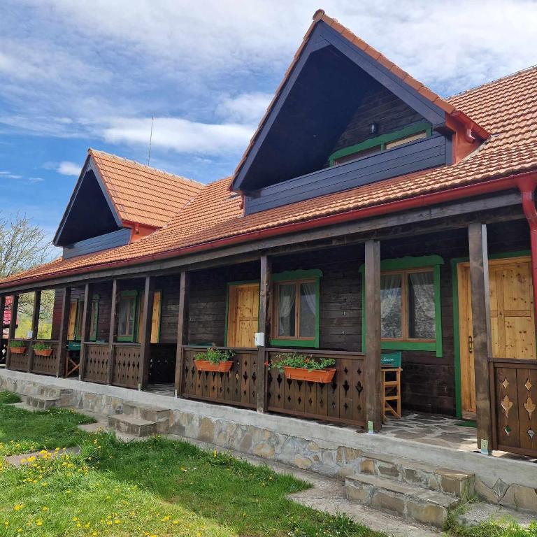 ALPINE ESCAPE STUDIOS