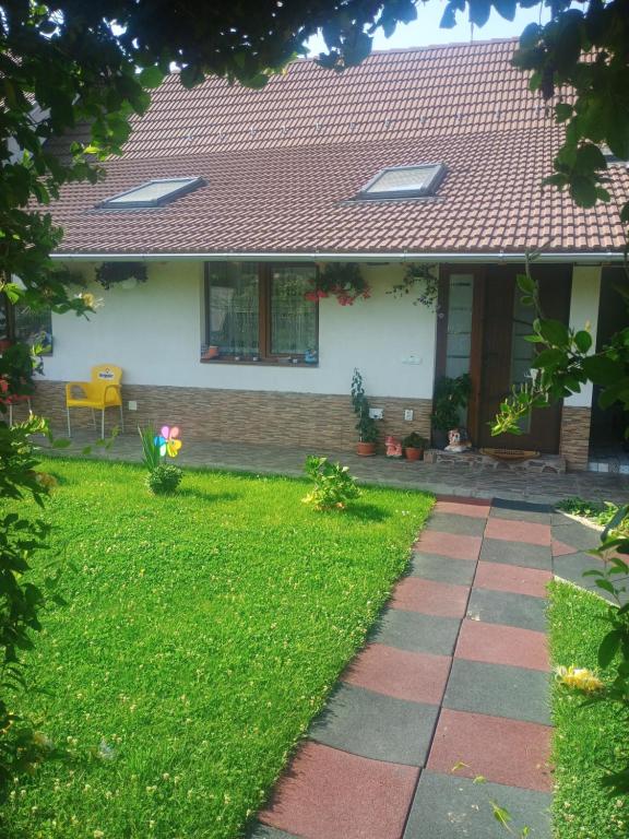 CASA DE VACANŢĂ LA MUNTE SÂMBĂTA DE SUS