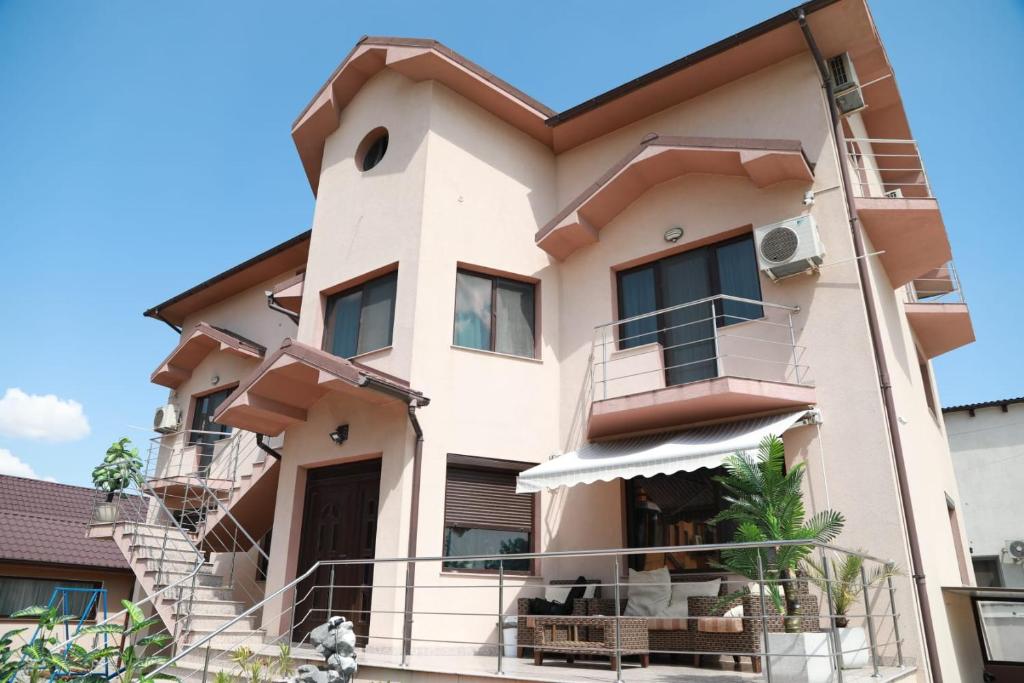 CASA MAZ