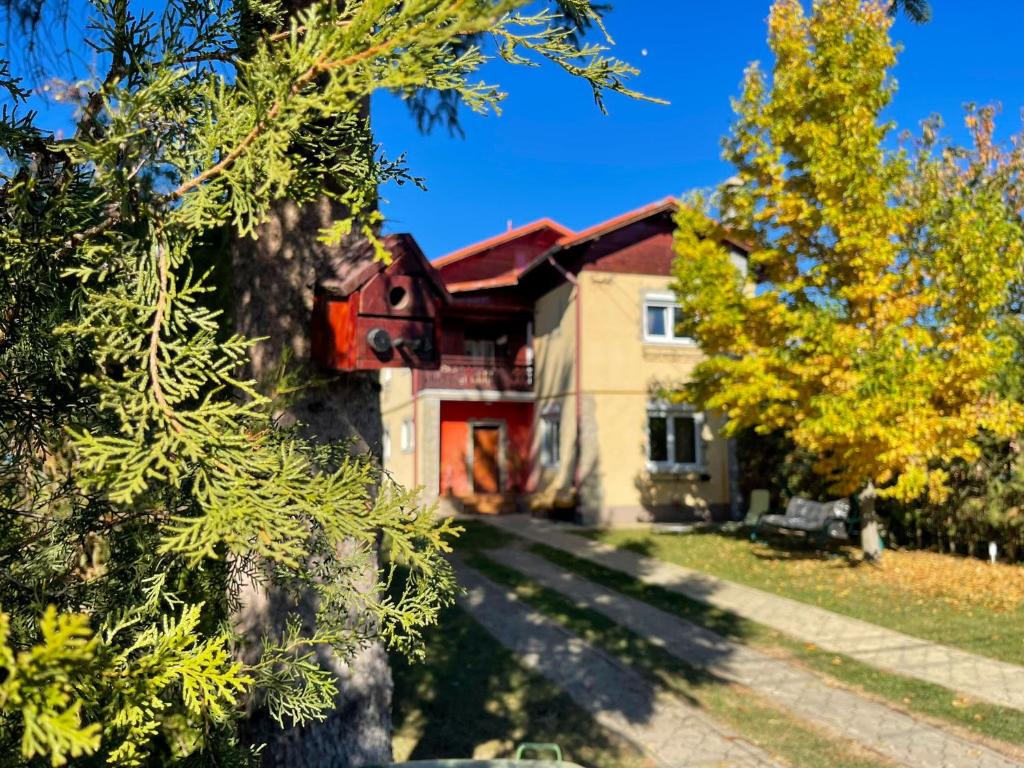 CASA EDAN BREAZA