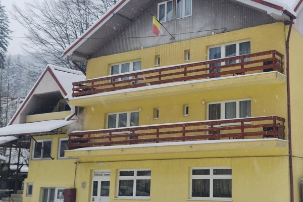 CASA GALBENĂ