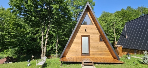 Mia Cabins