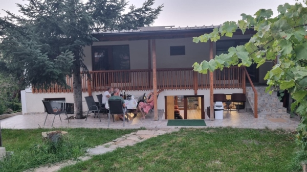 Casa de sub Brazi