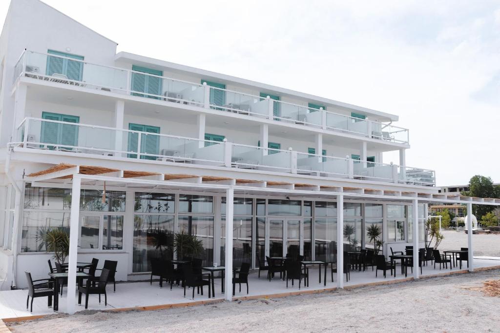 Hotel Ten Victory