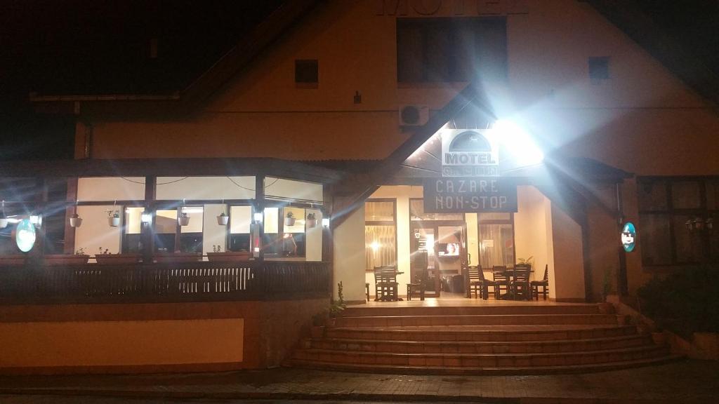 Motel Lowe
